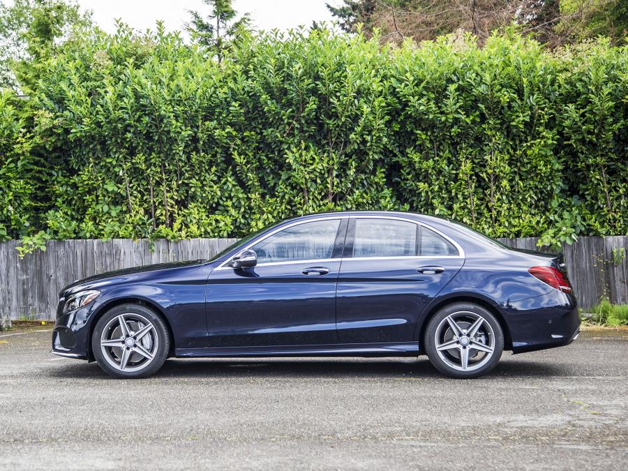  Mercedes-Benz C400 4Matic AMG Line 2015 года  (US) (фото 2 из 18)